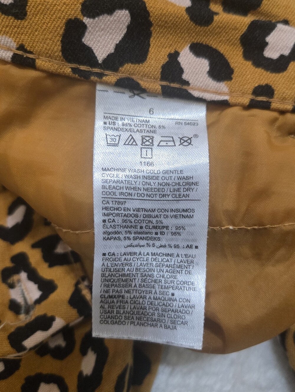 Old Navy Leopard Print Pixie Skinny Ankle Pants, Size 6 - Picture 5 of 8
